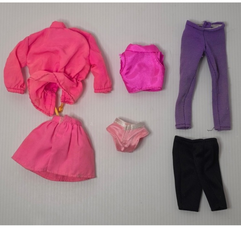 Vintage Barbie Clothes Lot 80s 90s 2000s Mixed Outfits Accessories - Picture 5 of 8